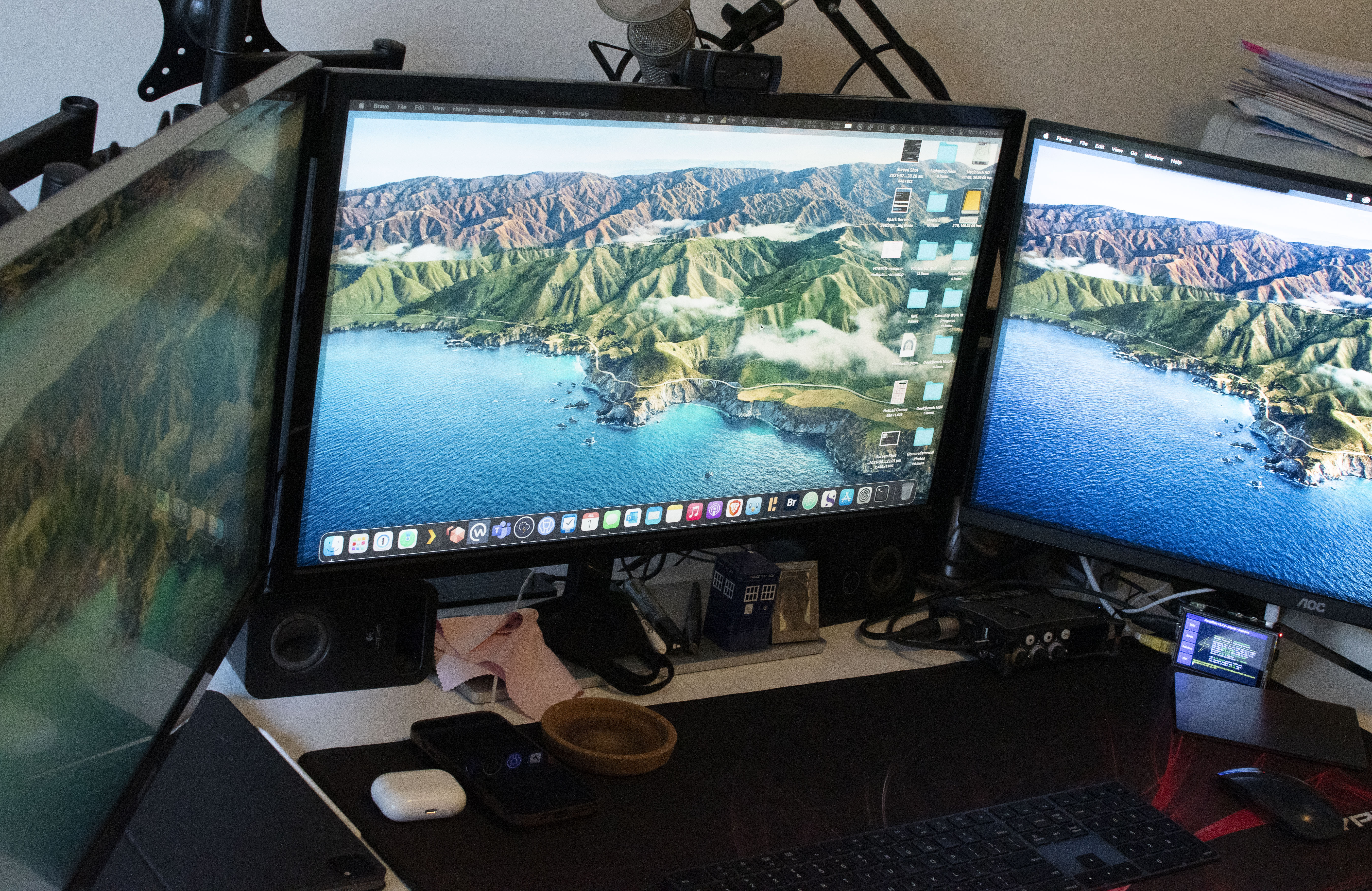 New Desk Configuration with 3 4K Displays